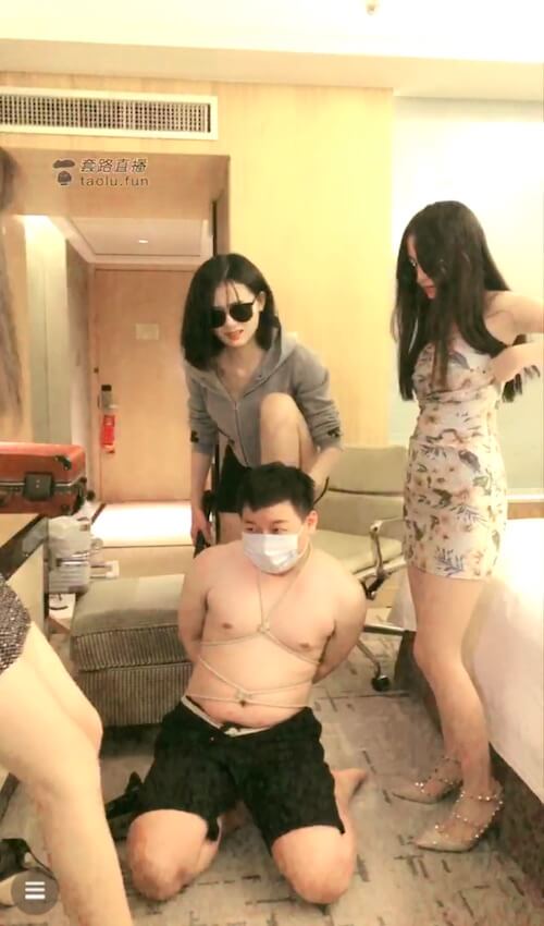 独家超清 舔狗也配跟我表白 三主一奴 捆绑