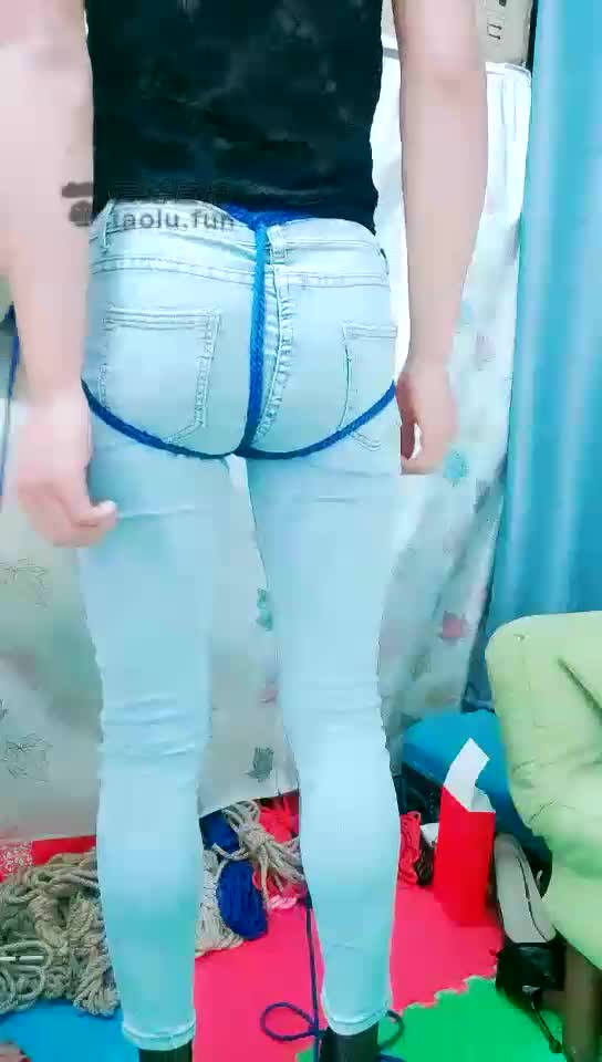 女女牛仔裤捆绑