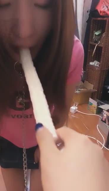 梦里妖娆女王做客 找一只母狗侍候 受训