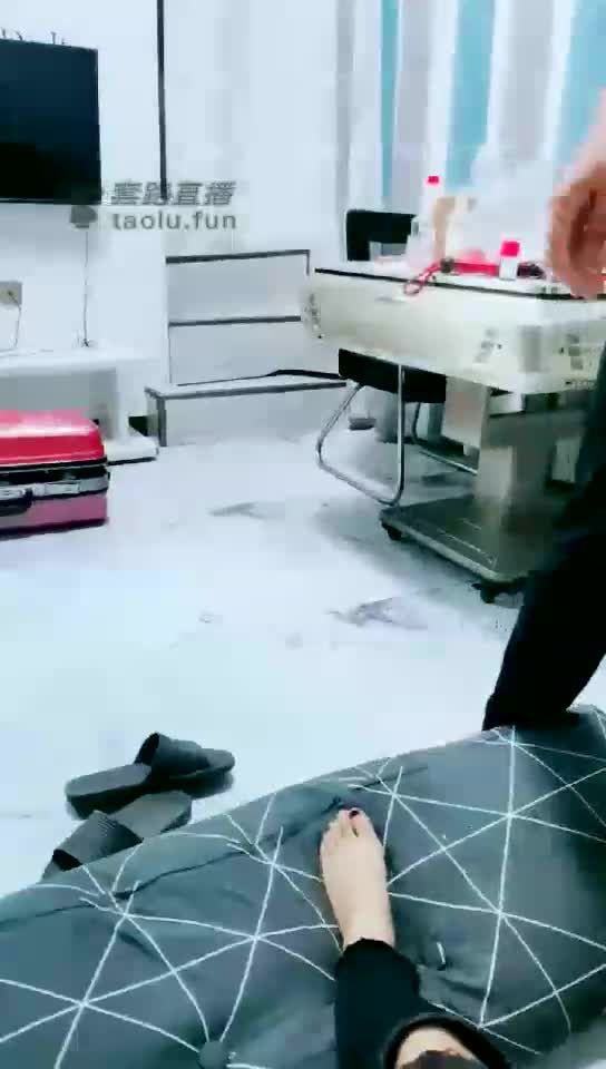强制鸭子口交 意乱情迷