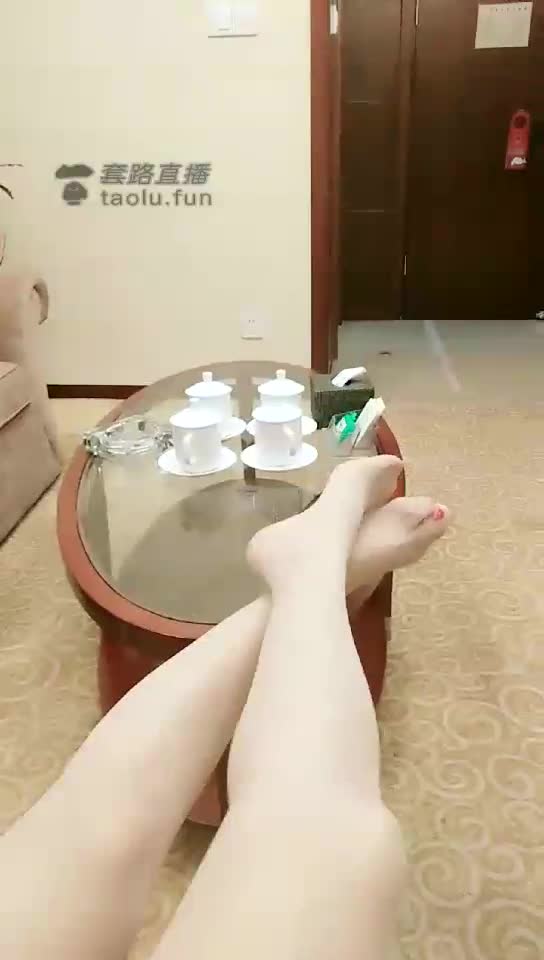 舔脚舔的主人很开心