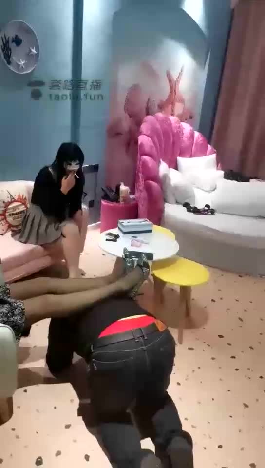 高清 闺蜜第一次带我调狗