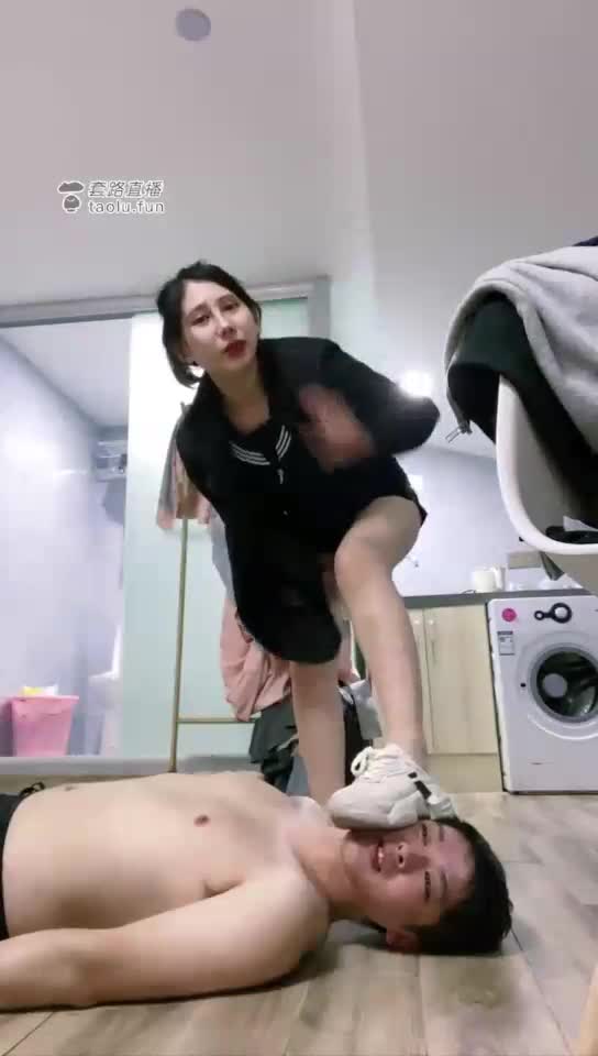 全体重 蹦跳 踩踏学弟