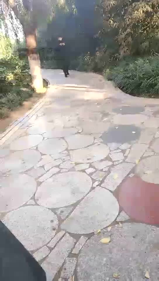 户外品尝主人白棉袜 帆布鞋牛仔裤修长腿