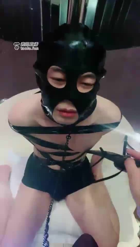 黑丝口水耳光羞辱表弟
