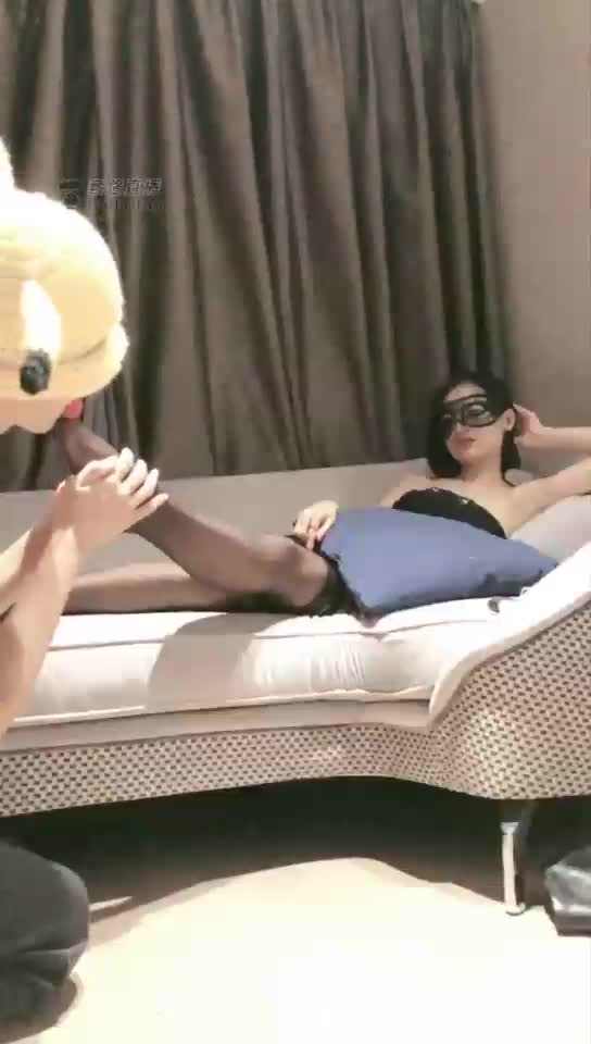 流浪狗日常服侍主人 狗嘴护理玉足 洗脚奶喝光光