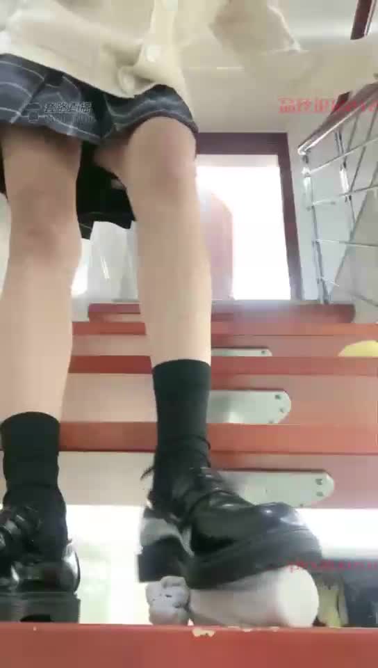 JK红绿灯 无底线 鞋底黑棉袜羞辱 厕奴 胯视角 羞辱 裸足 口水
