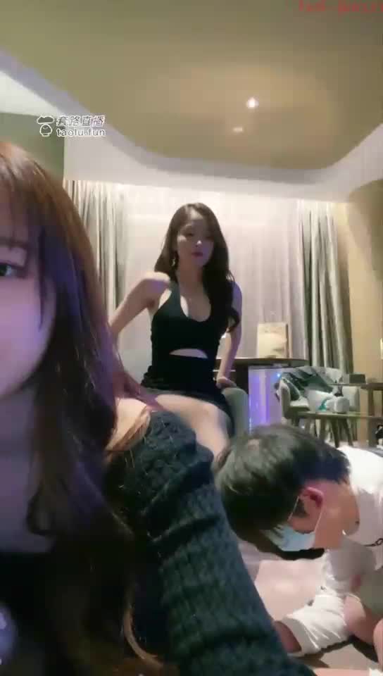 双主深喉专场 能吃进一只脚的狗