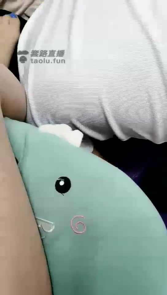 高清 踩脸 舔脚 虐乳