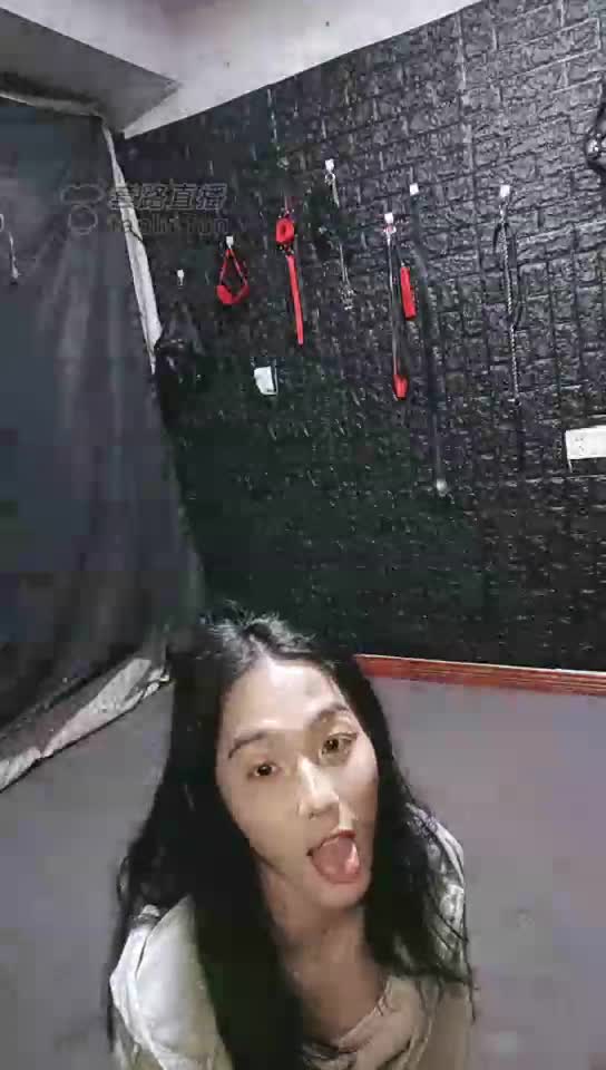 爆操骚货