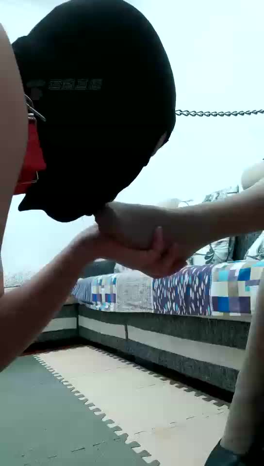 吃美脚的狗奴