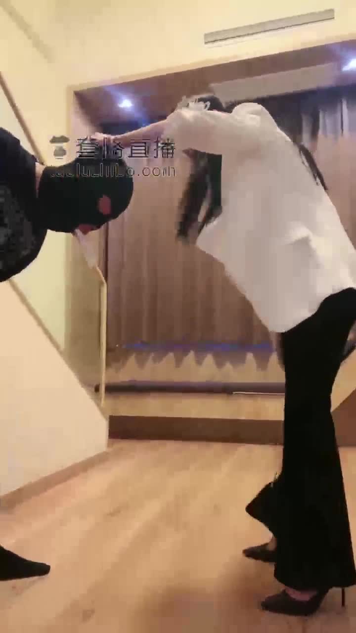 狠毒惩罚不服管教的差学生