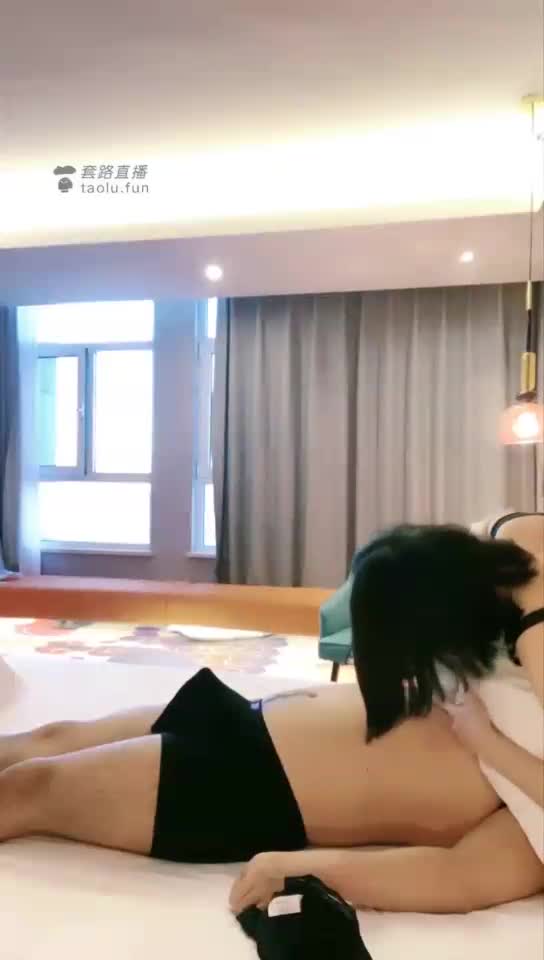 床上口 诱惑舔腋下 全场嗨