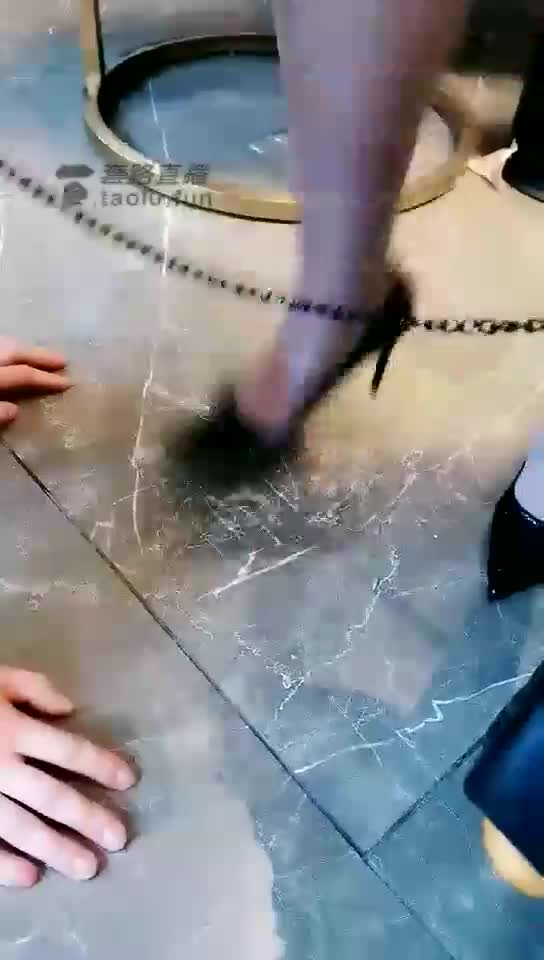 第三方拍摄调狗 高跟花样踩踏 喂食 细跟踩舌头