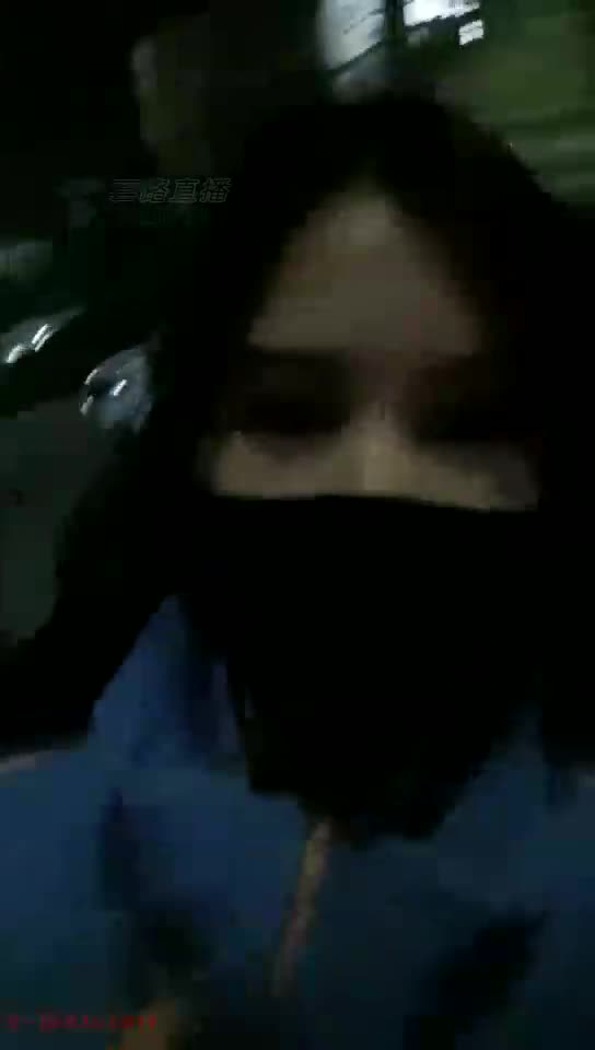 小区随机开发素人 闻臭袜子