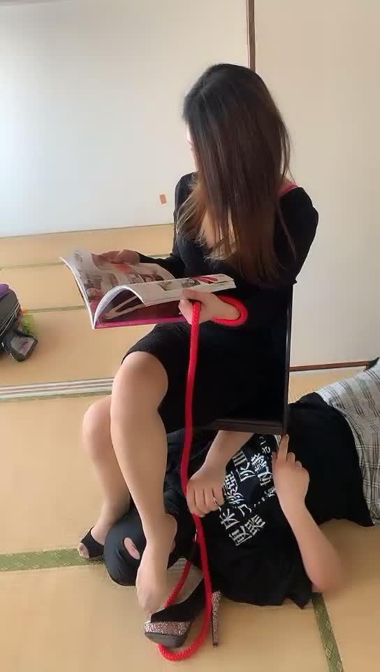 脚下犯贱的奴 消臭 口水 骑乘