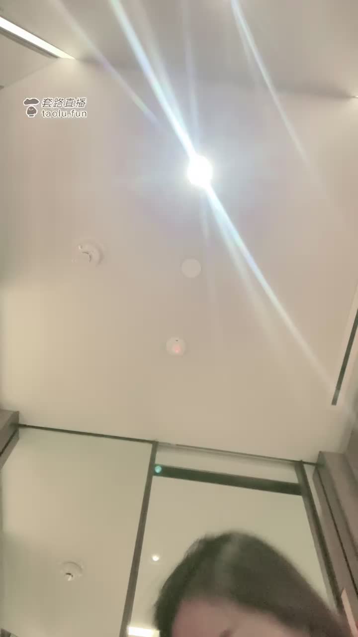 踢死迟到的铁蛋