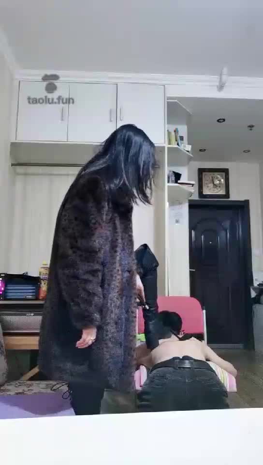 长靴系列 老板娘审讯偷钱小工