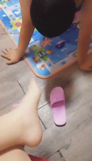  舔不干净 遭到女主严厉惩罚