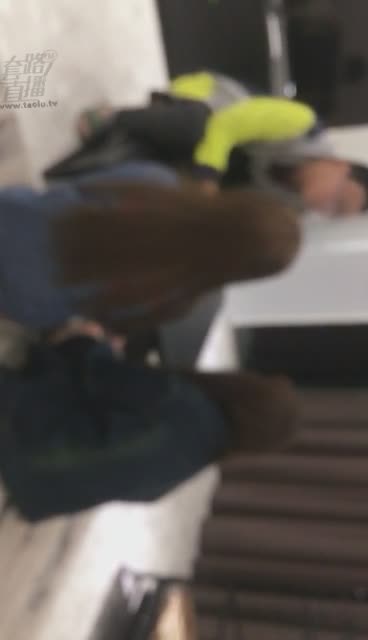  被贱奴排挤欺负的两姐妹 第6集
