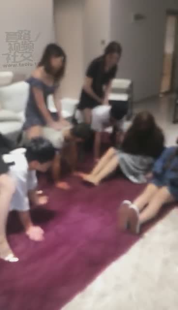  多女王群调 玩弄羞辱女奴