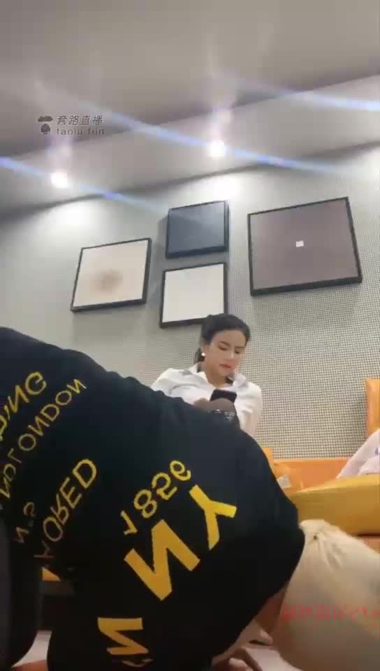 智障儿 插嘴暴力鞭打 黑丝长靴