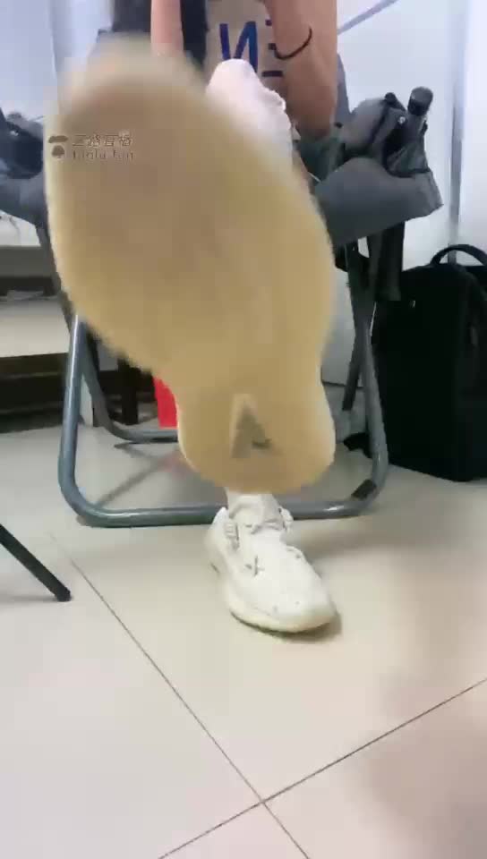 白丝红绿灯