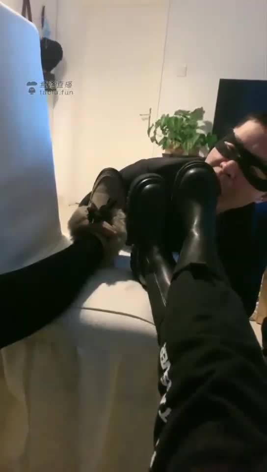 双素人 鞋底清洁开始