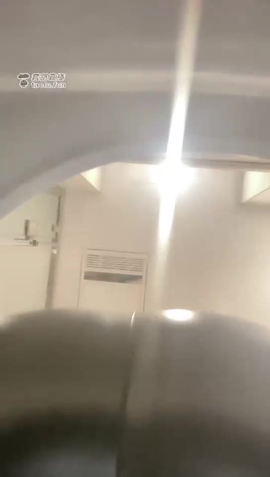 皮裤美臀红绿灯