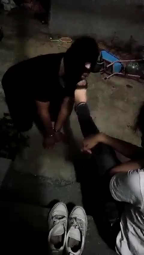 喂新收的狗狗圣水