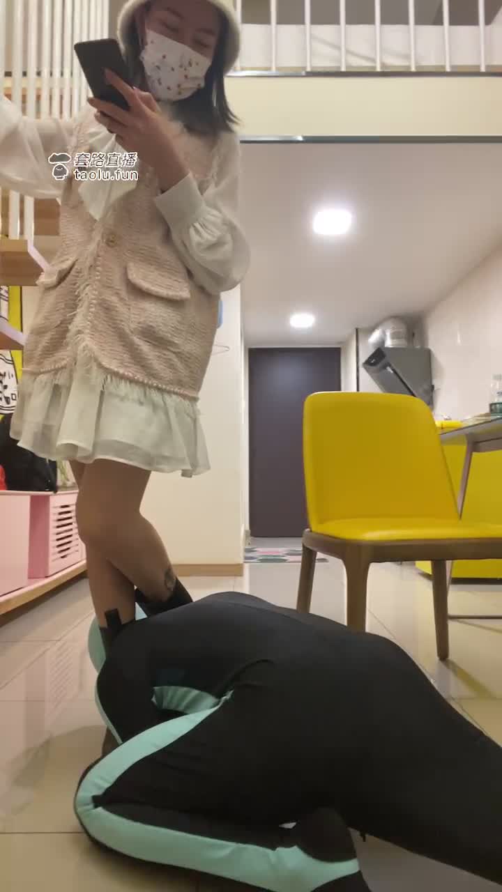 超清版 舔完了再踢裆 推荐