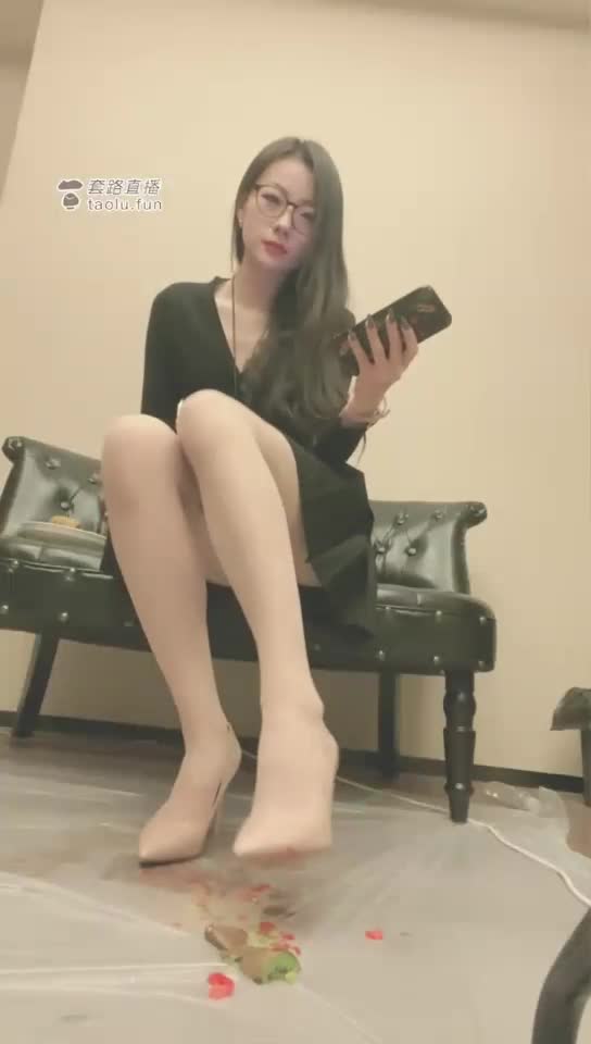 第一视角口水踩踏喂食
