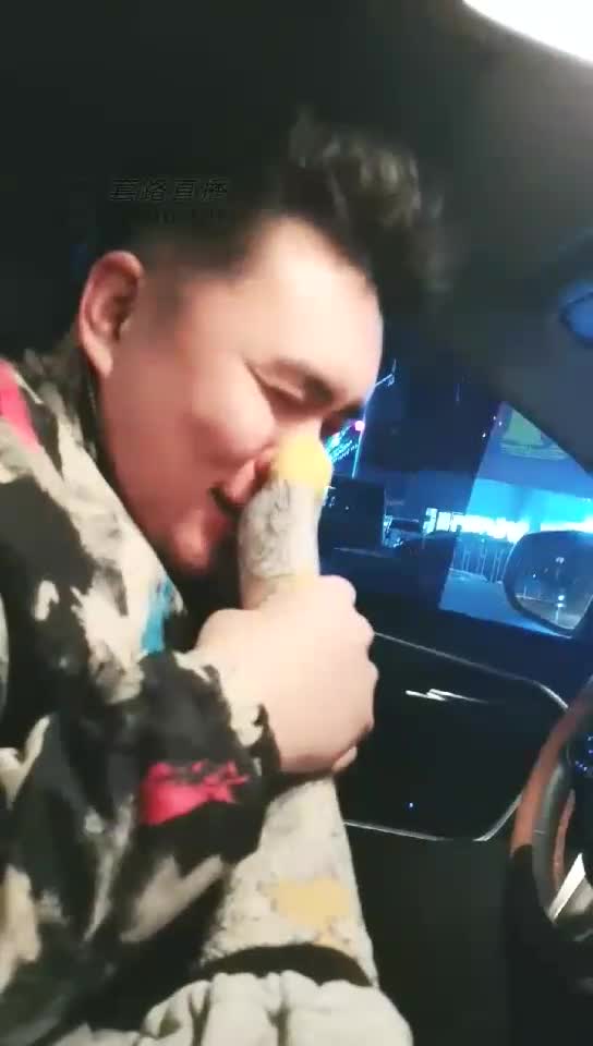 玩弄滴滴司机 舔脚如舔蜜 棉袜原味