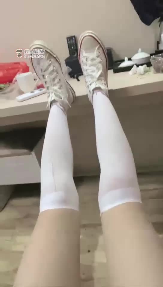 第一视角帆布鞋白丝恋足羞辱