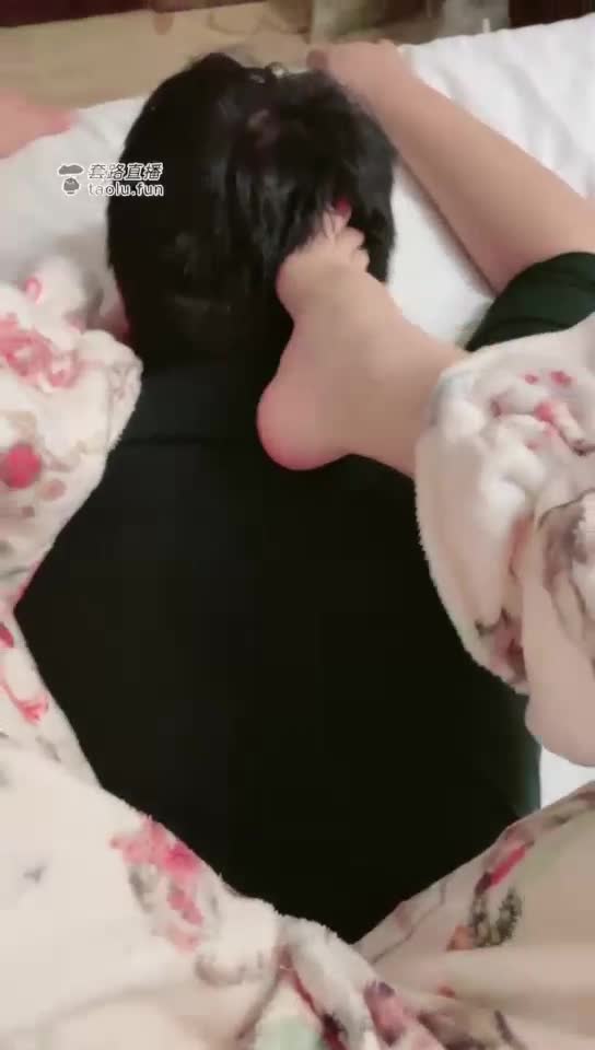 头顶着我的脚 幸福吗