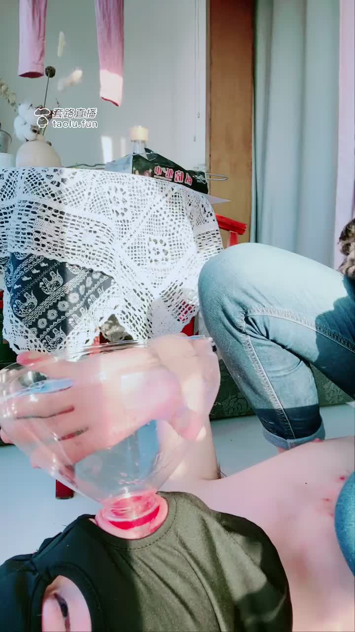 超清版 呕吐物调教23岁小骚货