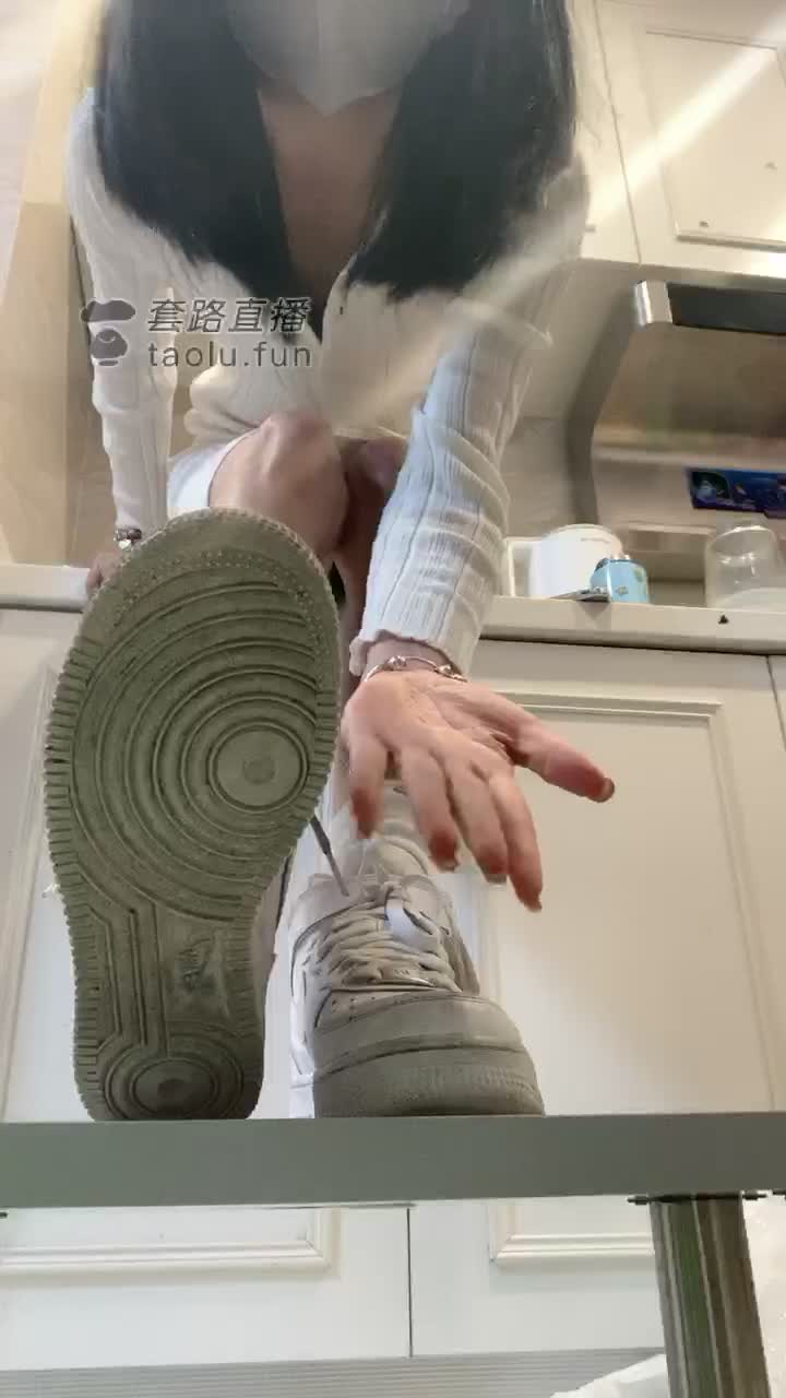 超清版 鞋底踩踏羞辱 辱骂你
