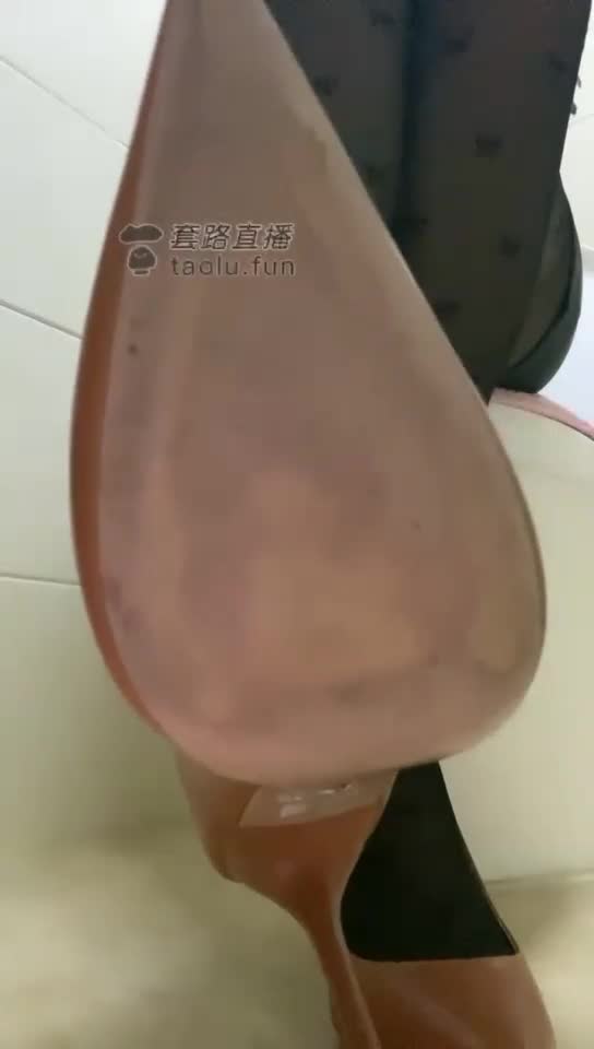 高跟黑丝第一视角红绿灯