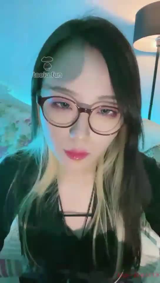 第一视角口水咀嚼喂食