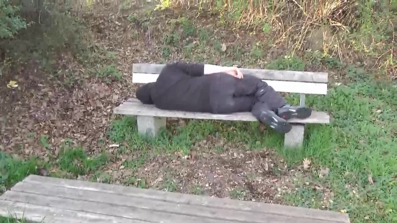 户外长靴深喉玩男人 她喜欢深喉