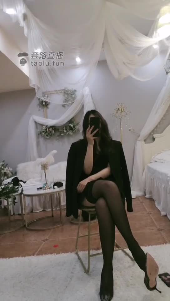 红绿灯 御姐黑丝美脚榨