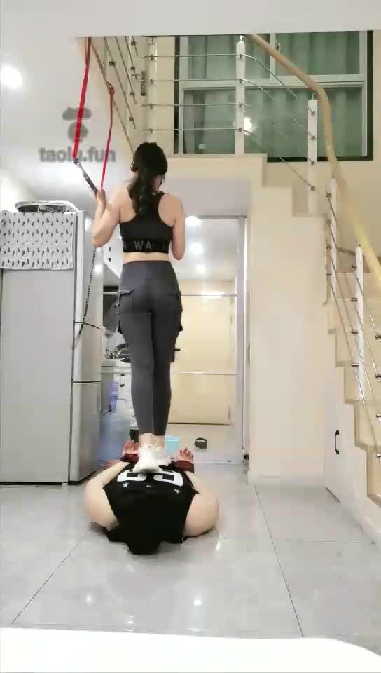 原音岚御姐 驷马缚私奴 棉袜塞嘴 蒙眼舔臭脚
