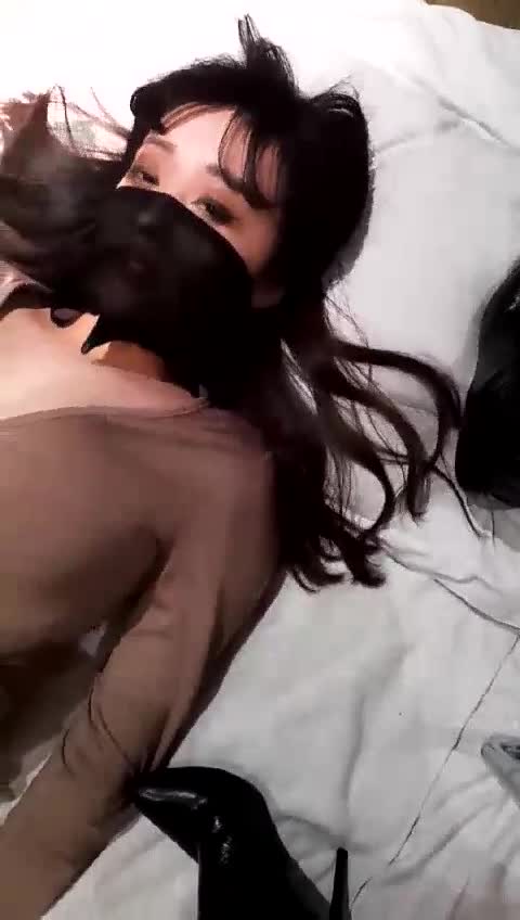 靴子踩踏女奴