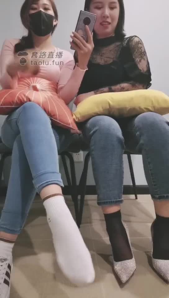 双S羞辱 来我们脚底下 修复版