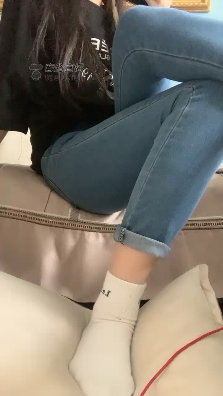 红绿灯 白袜 第一视角 牛仔裤