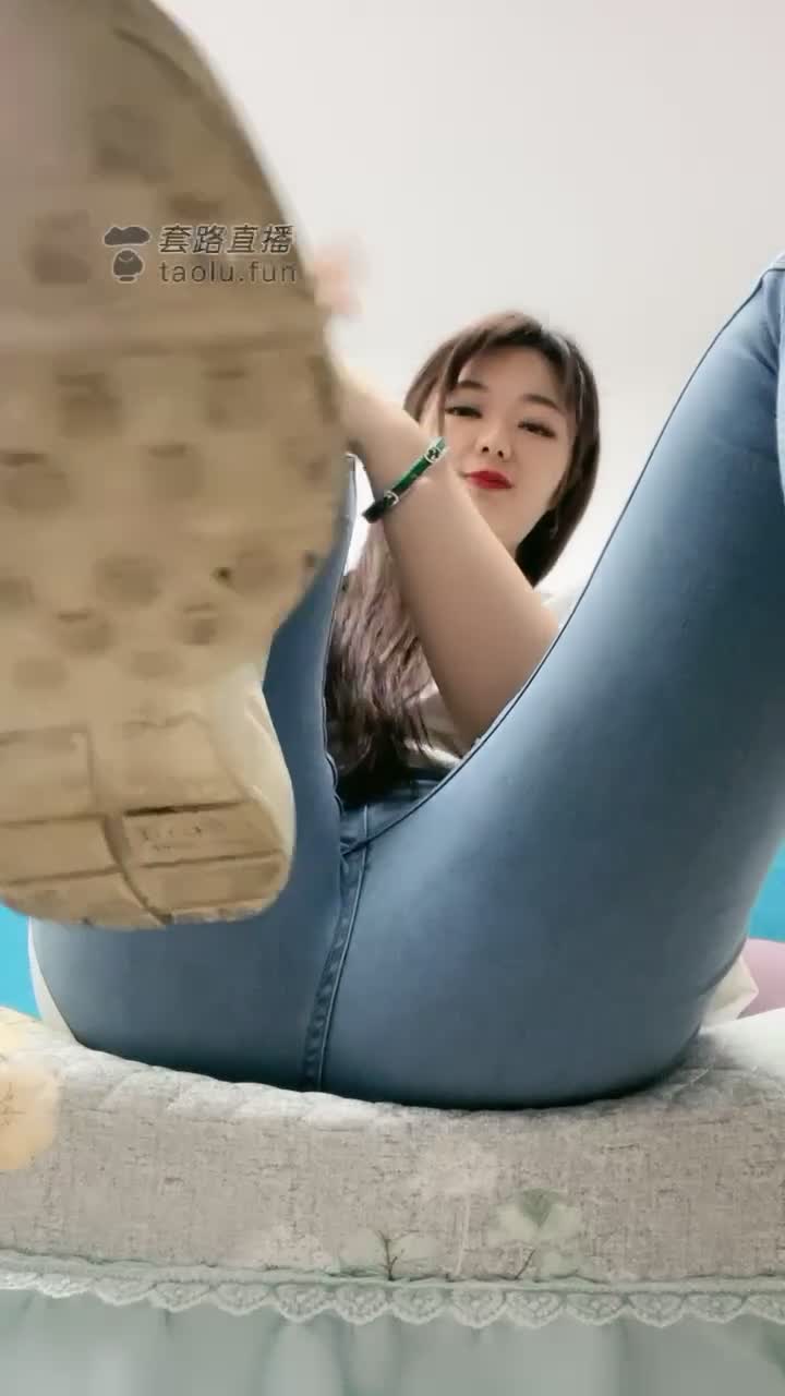 红绿灯 精业填满鞋子