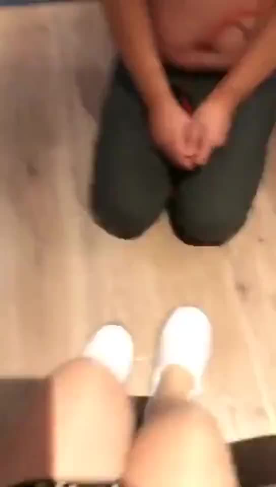 调教踩踏。耳光。虐乳。深喉