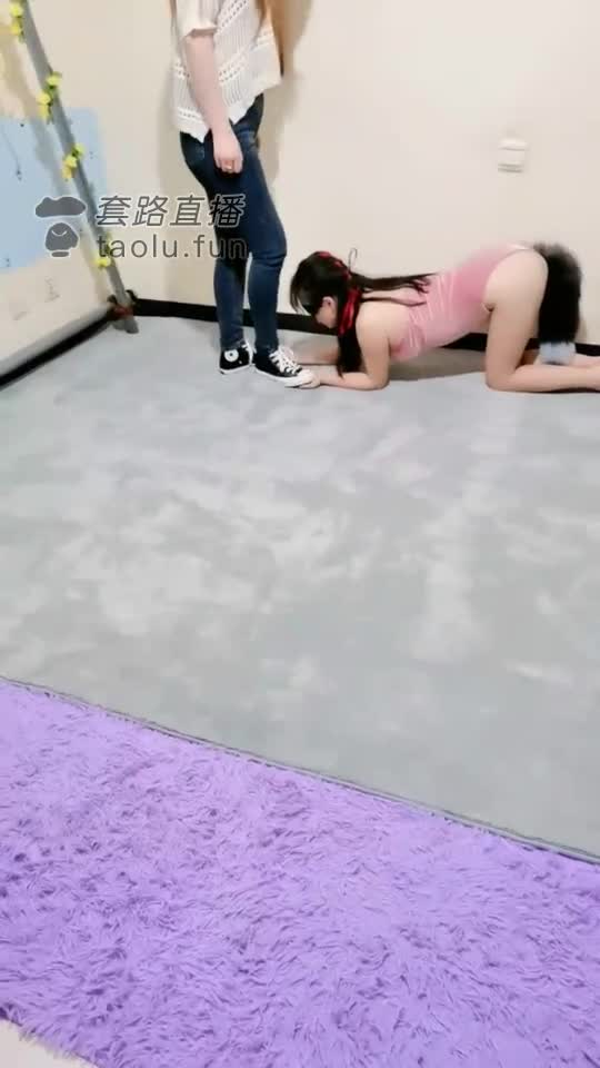 骚母狗做胯下玩物