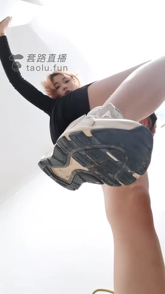 红绿灯 榨汁四次 喷尿 内含圣水