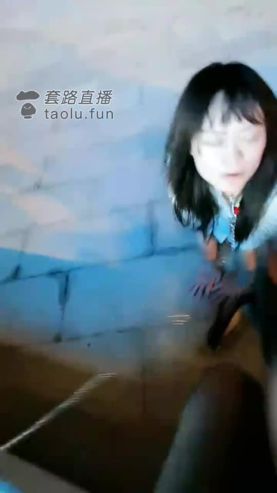 带母狗户外开发好奇素人